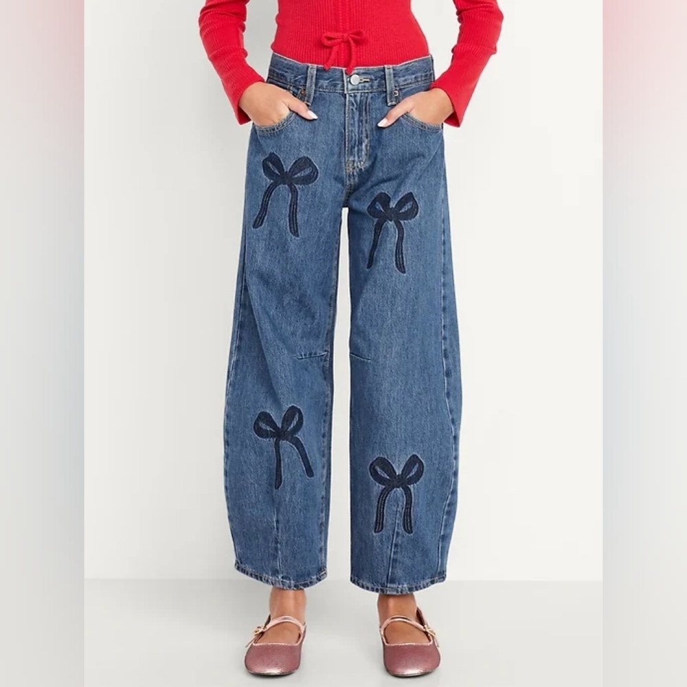 🌈 Super Old Navy Mid-Rise Baggy Barrel Leg Blue Jeans with Bow Design - Picture 2 of 8